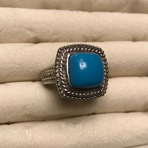 {Helzberg Diamonds} ring